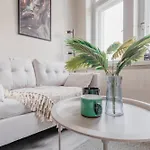 Nordstay - Urban Retreat Near Hietaniemi Self Check-in Helsinki
